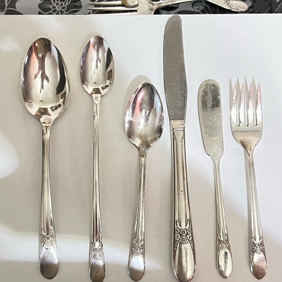 American Vintage Other - WM ROGERS IS Flatware